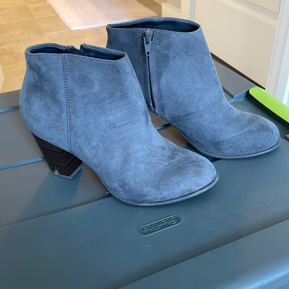 *LIKE NEW* Old Navy Blue Gray Booties